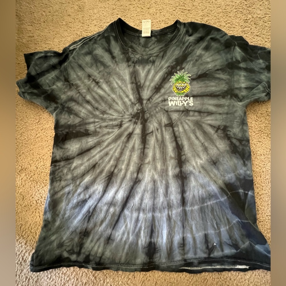 Pineapple Willy’s T-shirt, size XL